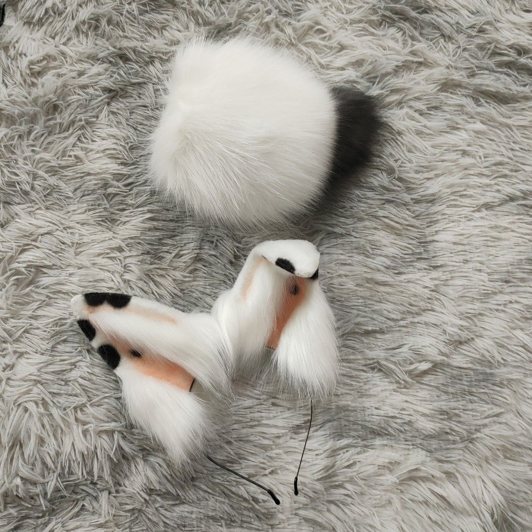 Make simulated spotted rabbit ears
