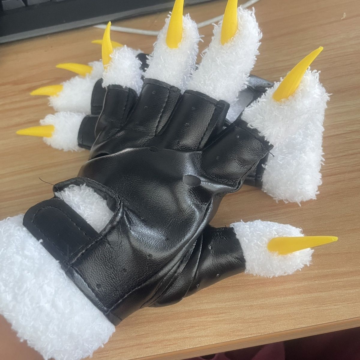 Furry kig series close-fitting claws and nails handsome plush