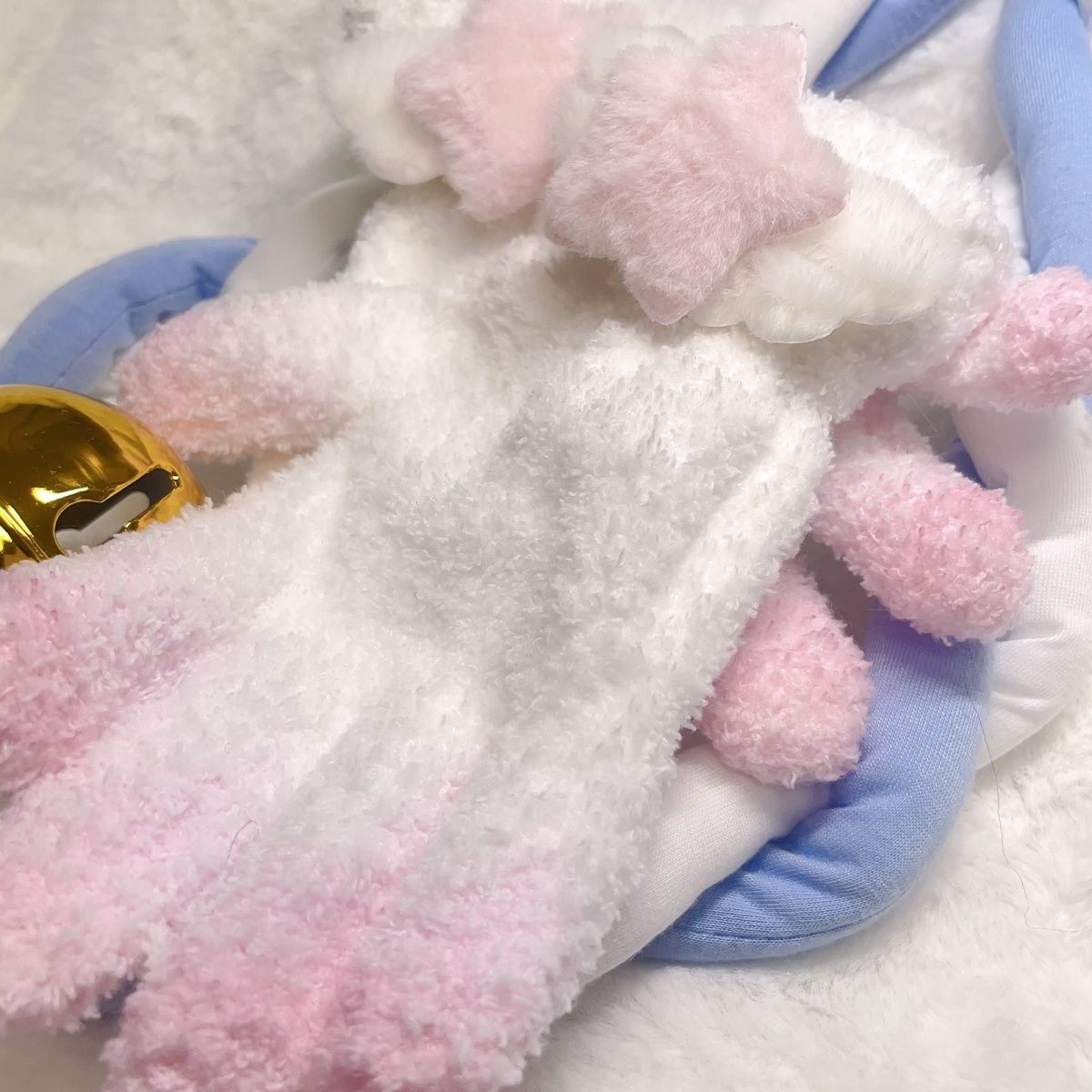 Furry gloves suitable for kig beast white plush