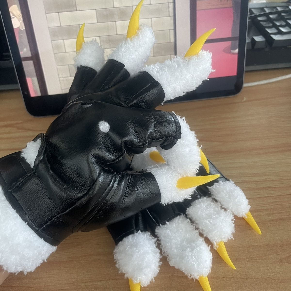 Furry kig series close-fitting claws and nails handsome plush