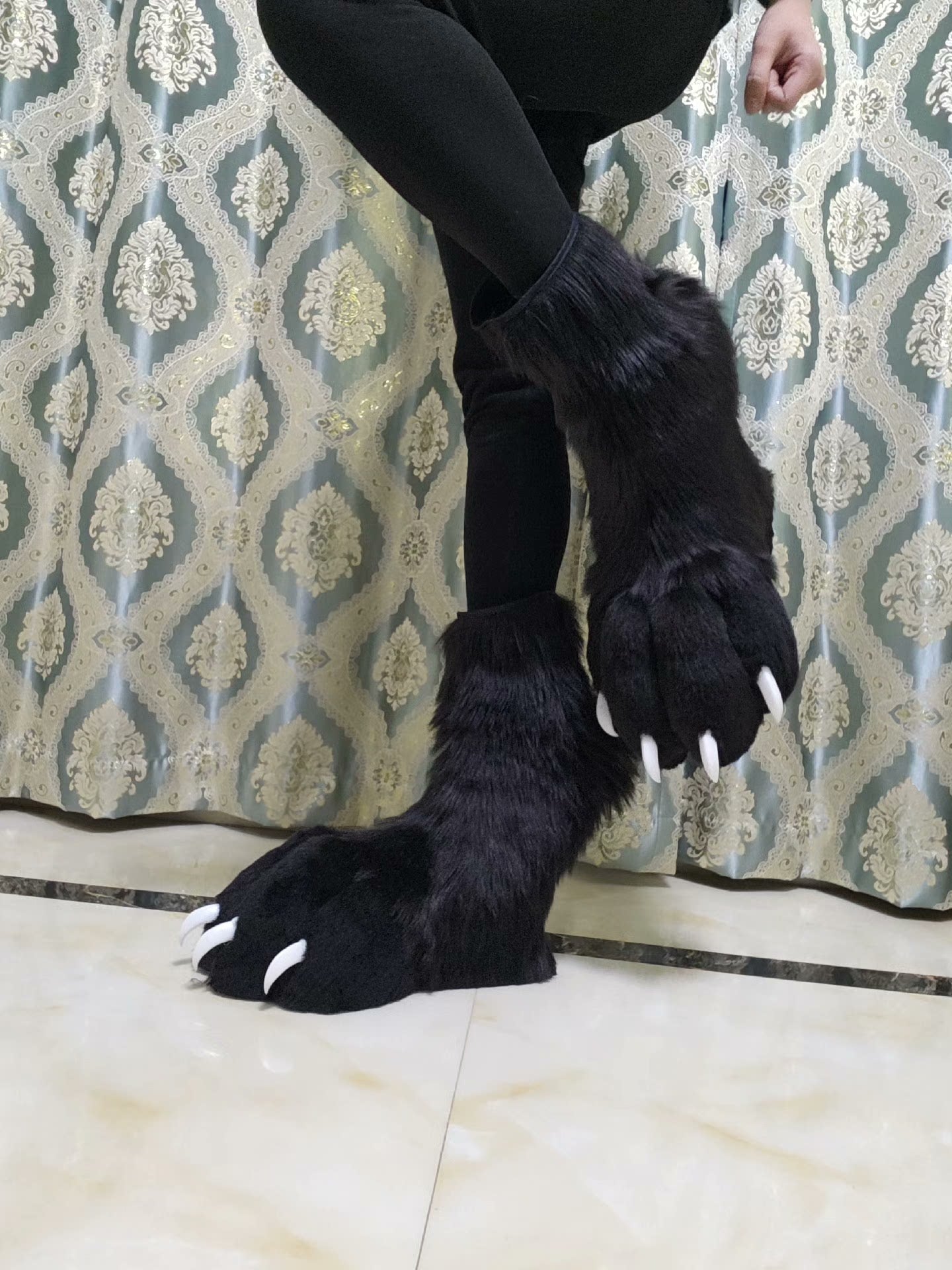 Long animal feet realistic