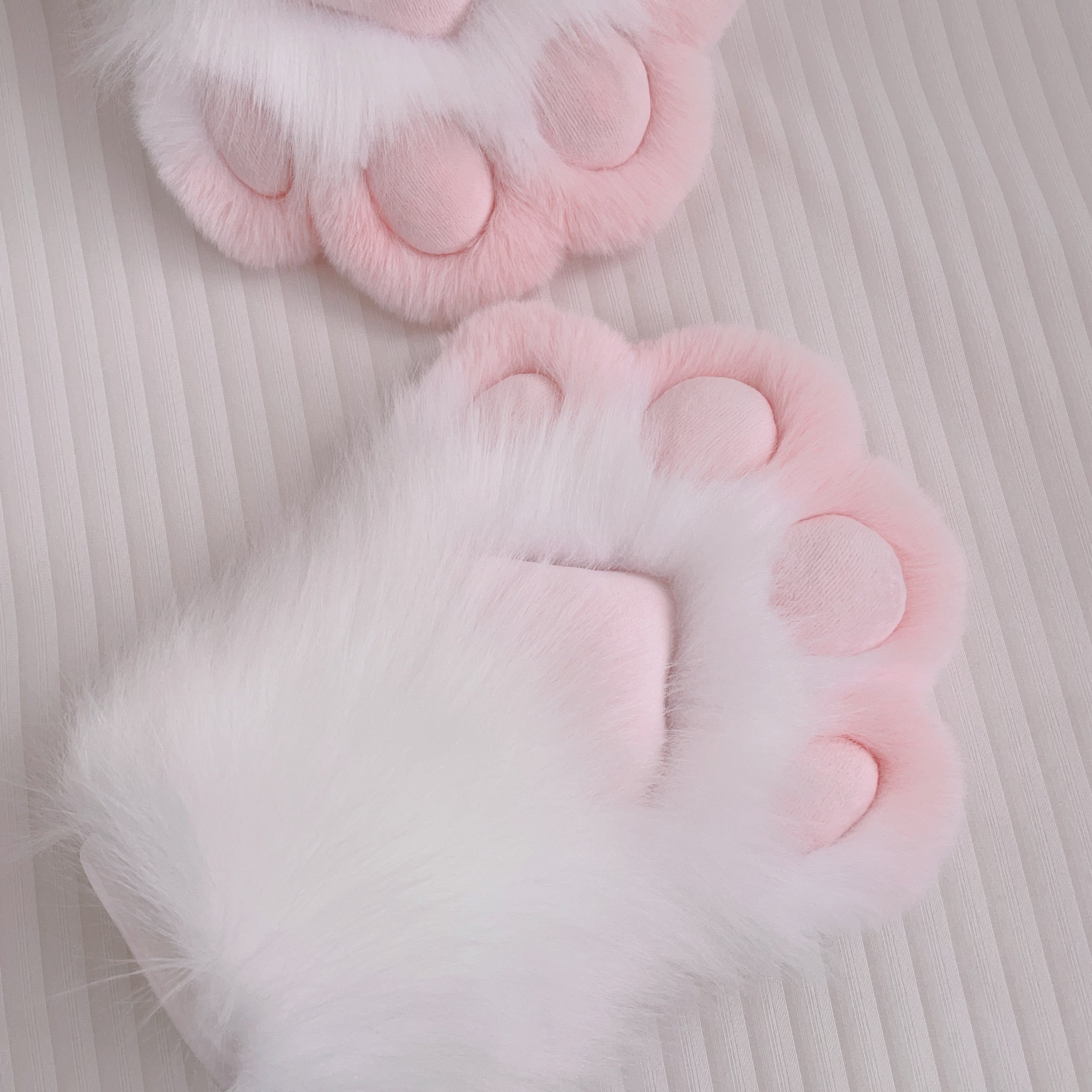 Furry gloves animal feet cute pink