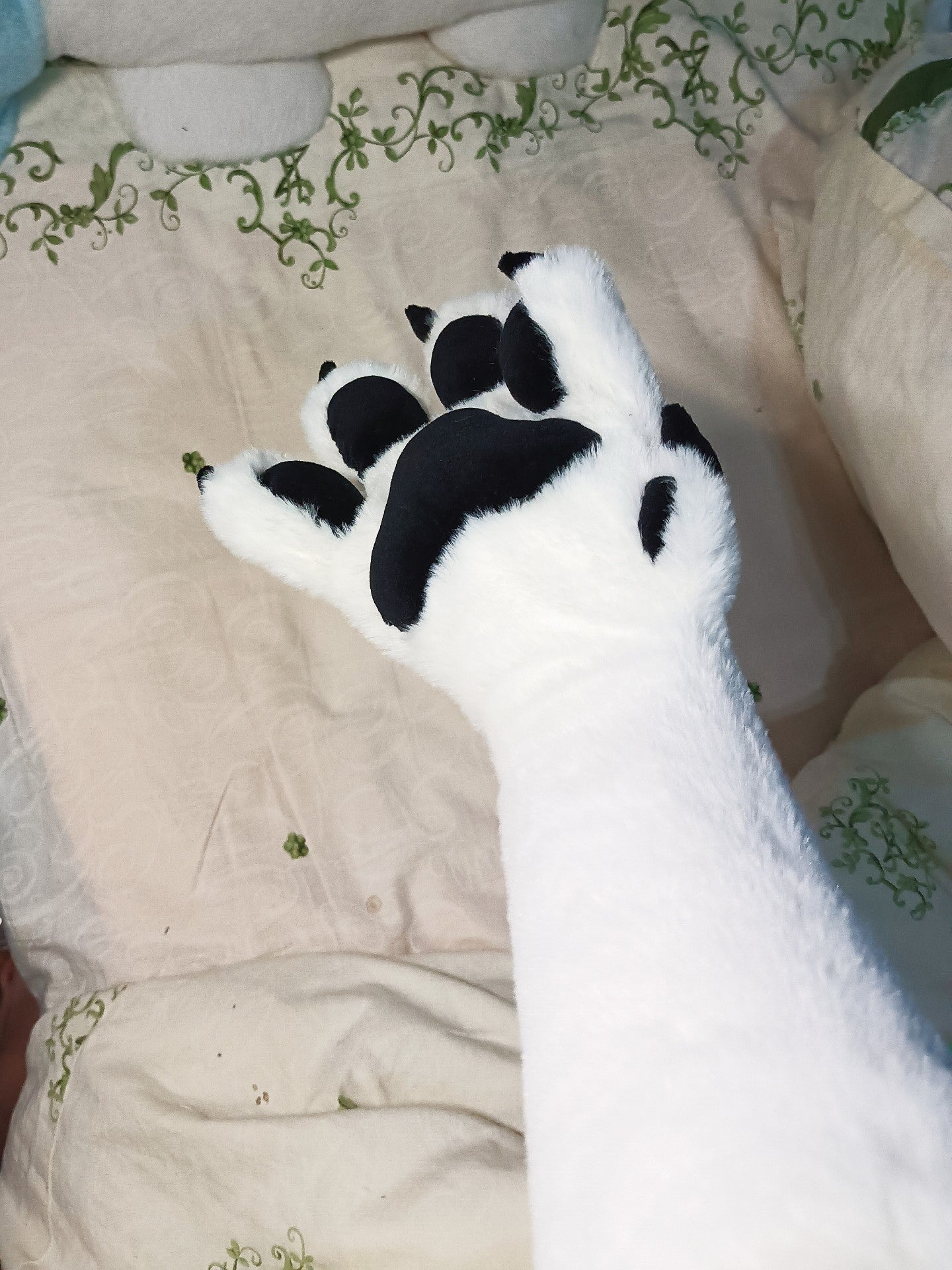 Animal suit with claws can be customized