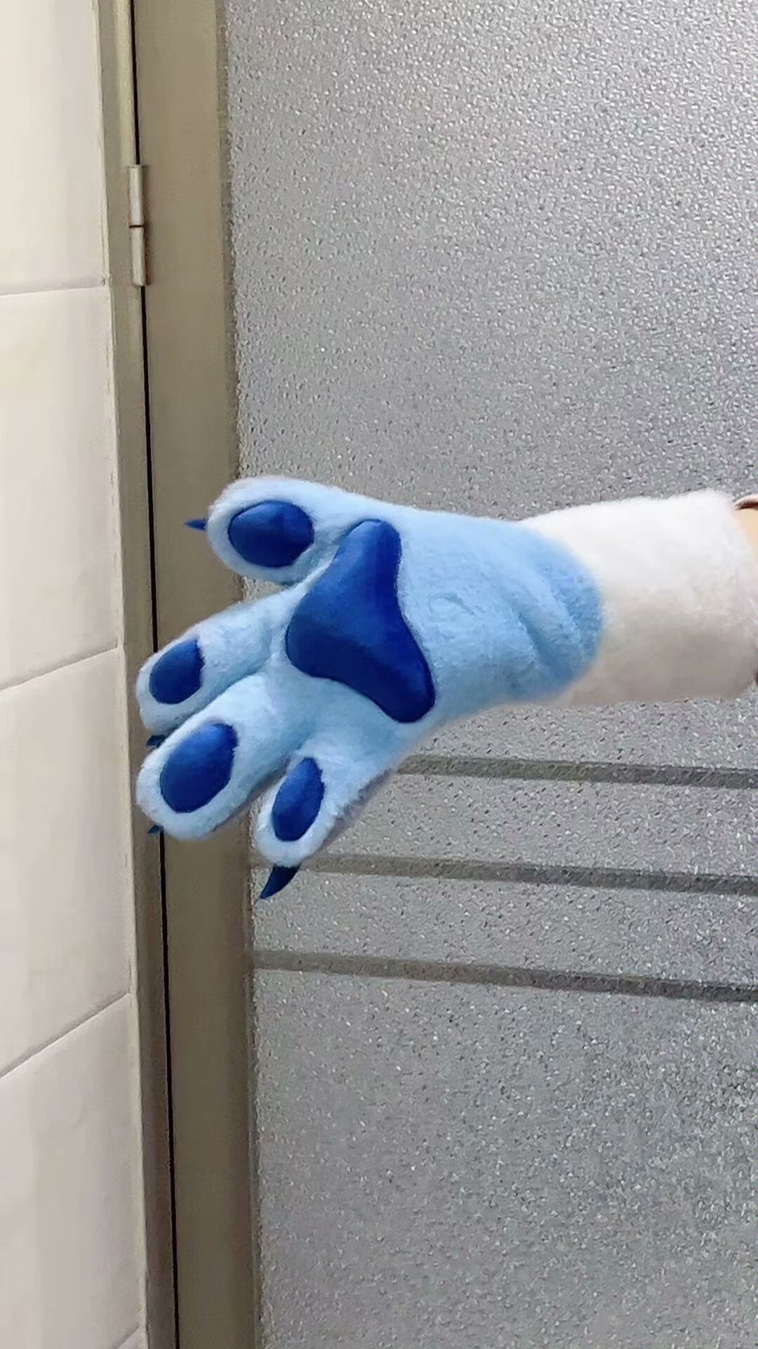 Animal suit with claws can be customized