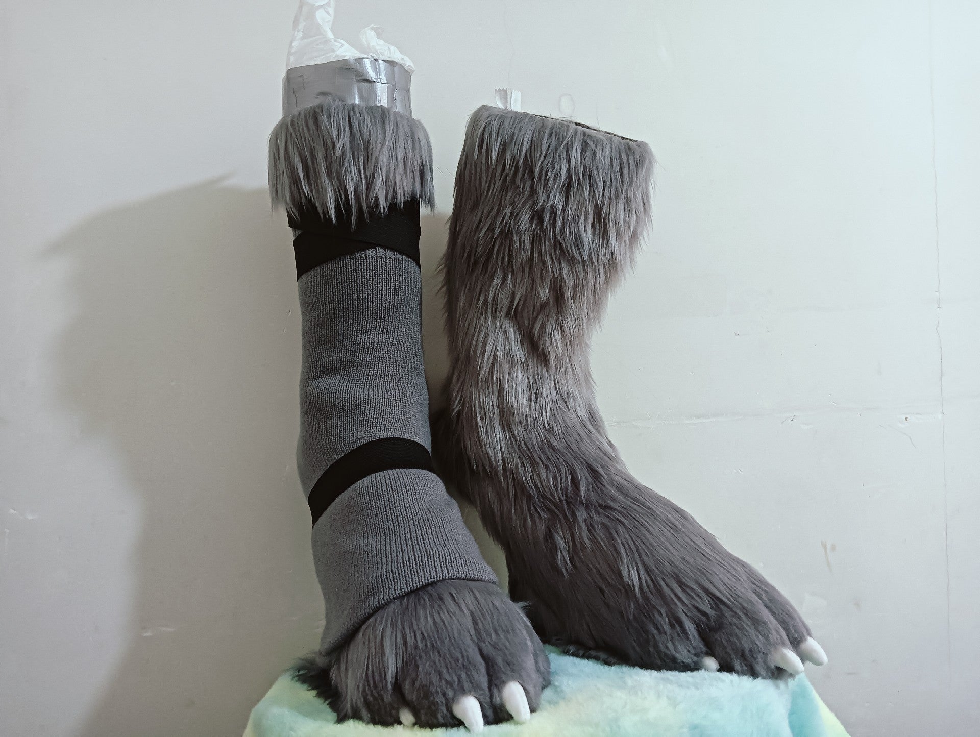 Long animal feet realistic