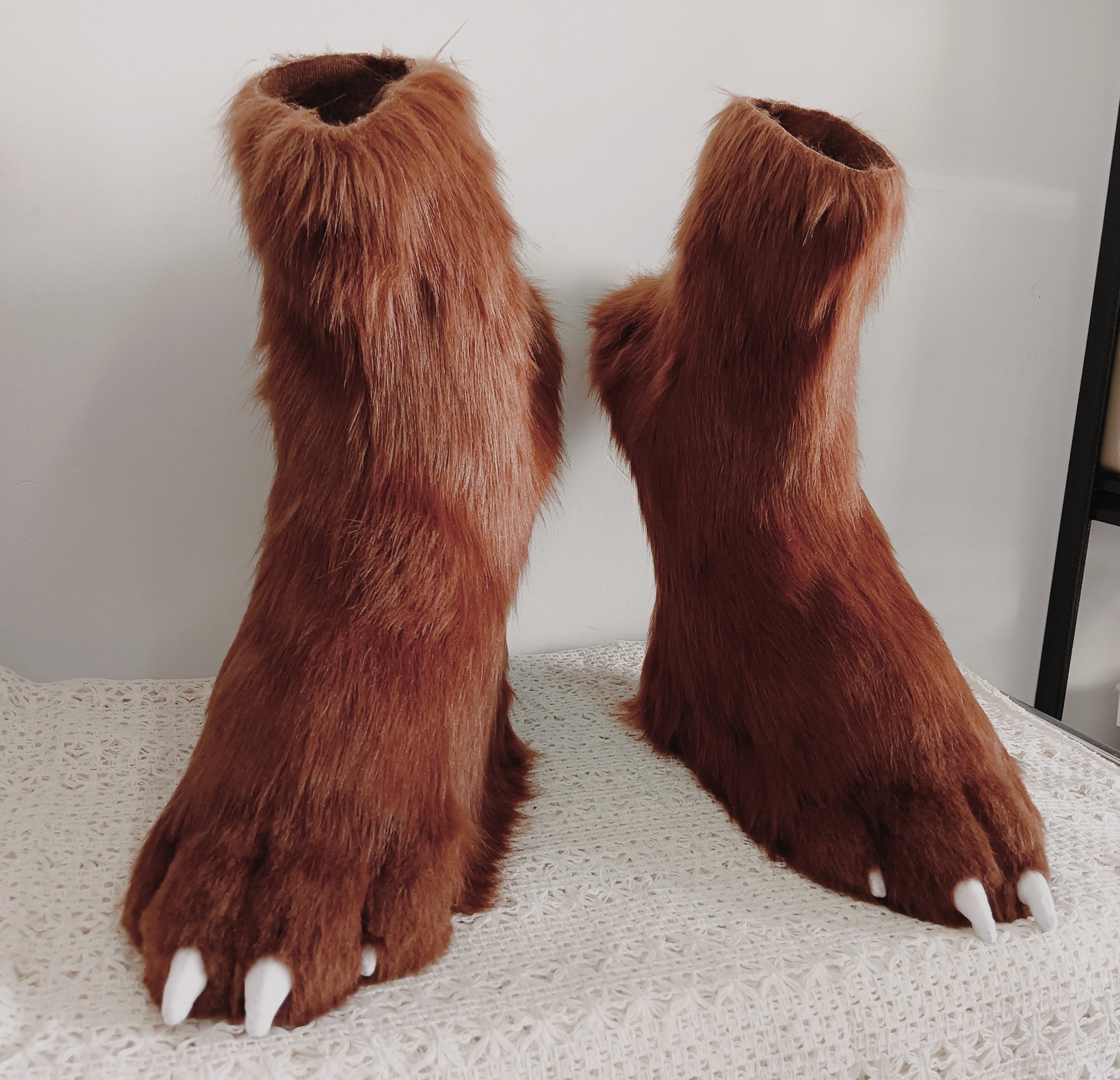 Long animal feet realistic