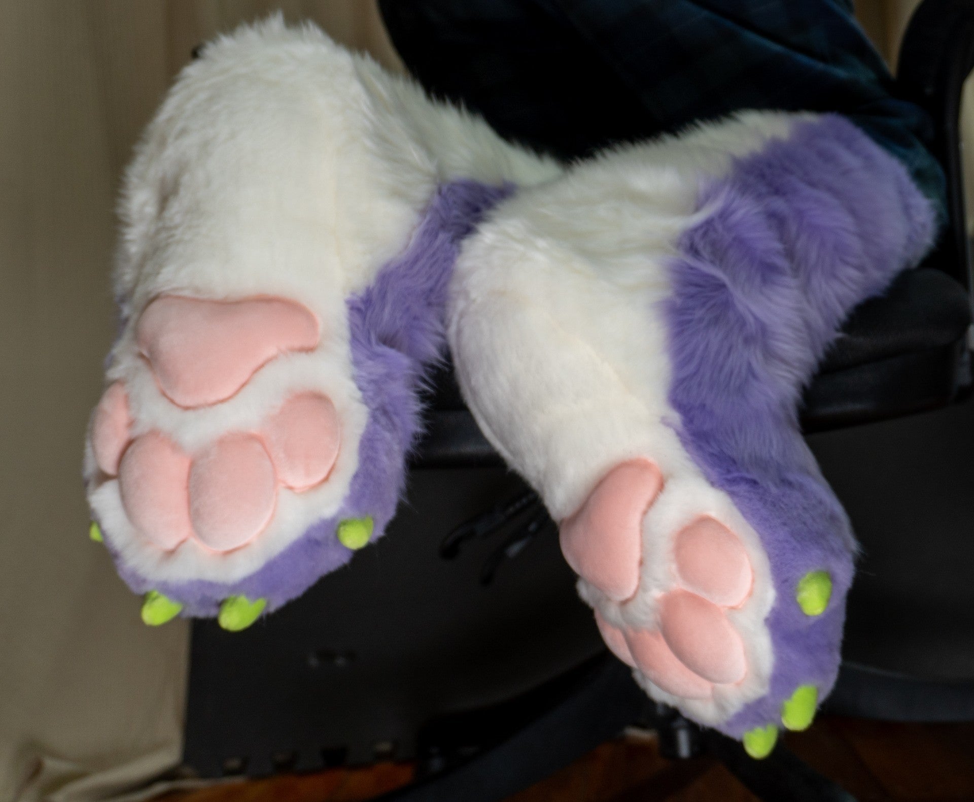 Close-fitting furry furry socks