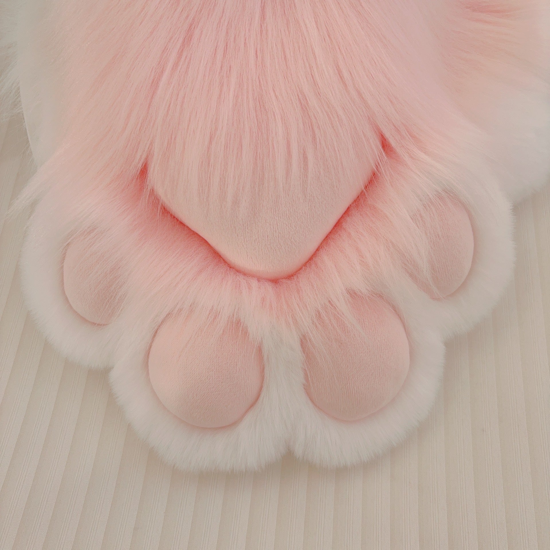 Pink and white gradient claws