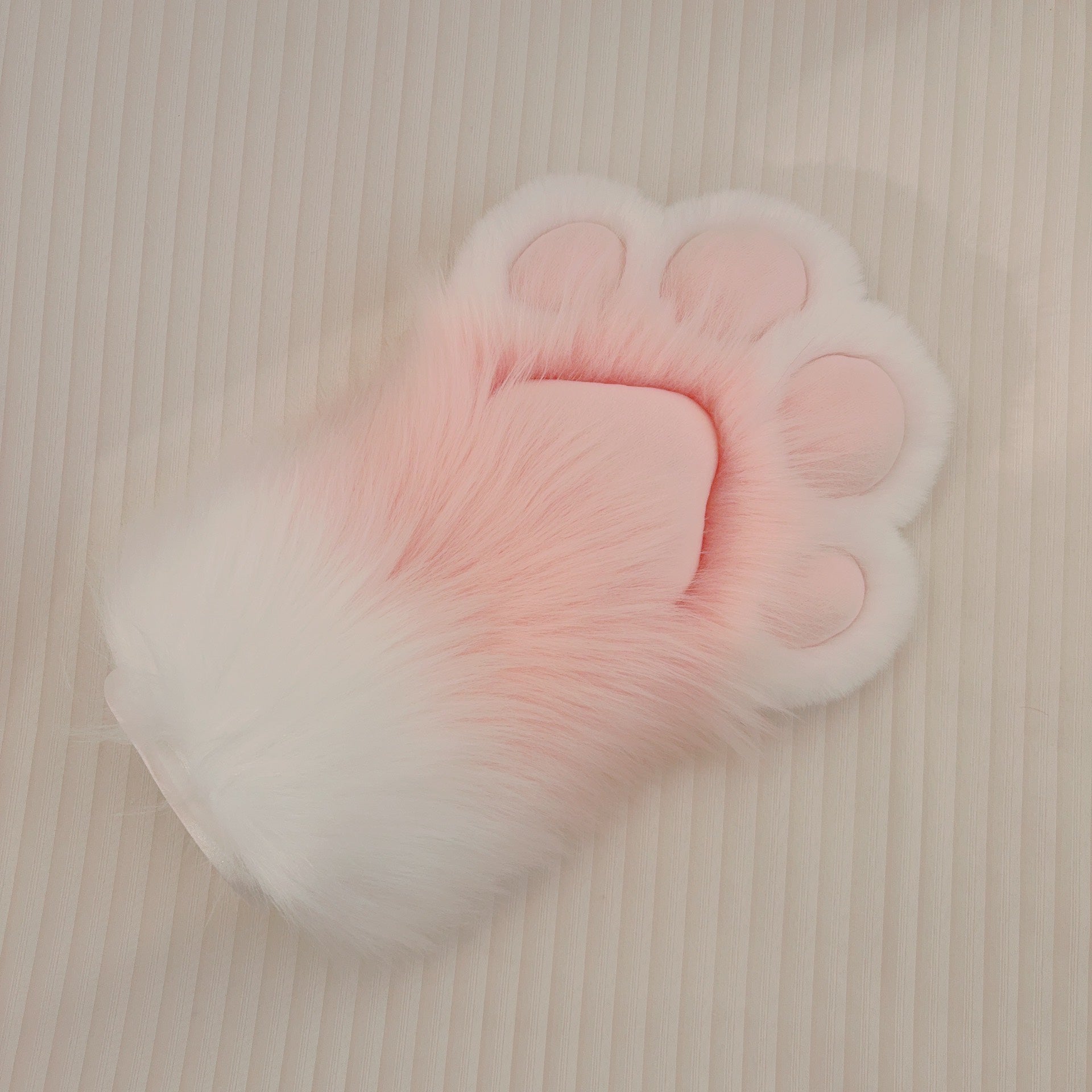 Pink and white gradient claws