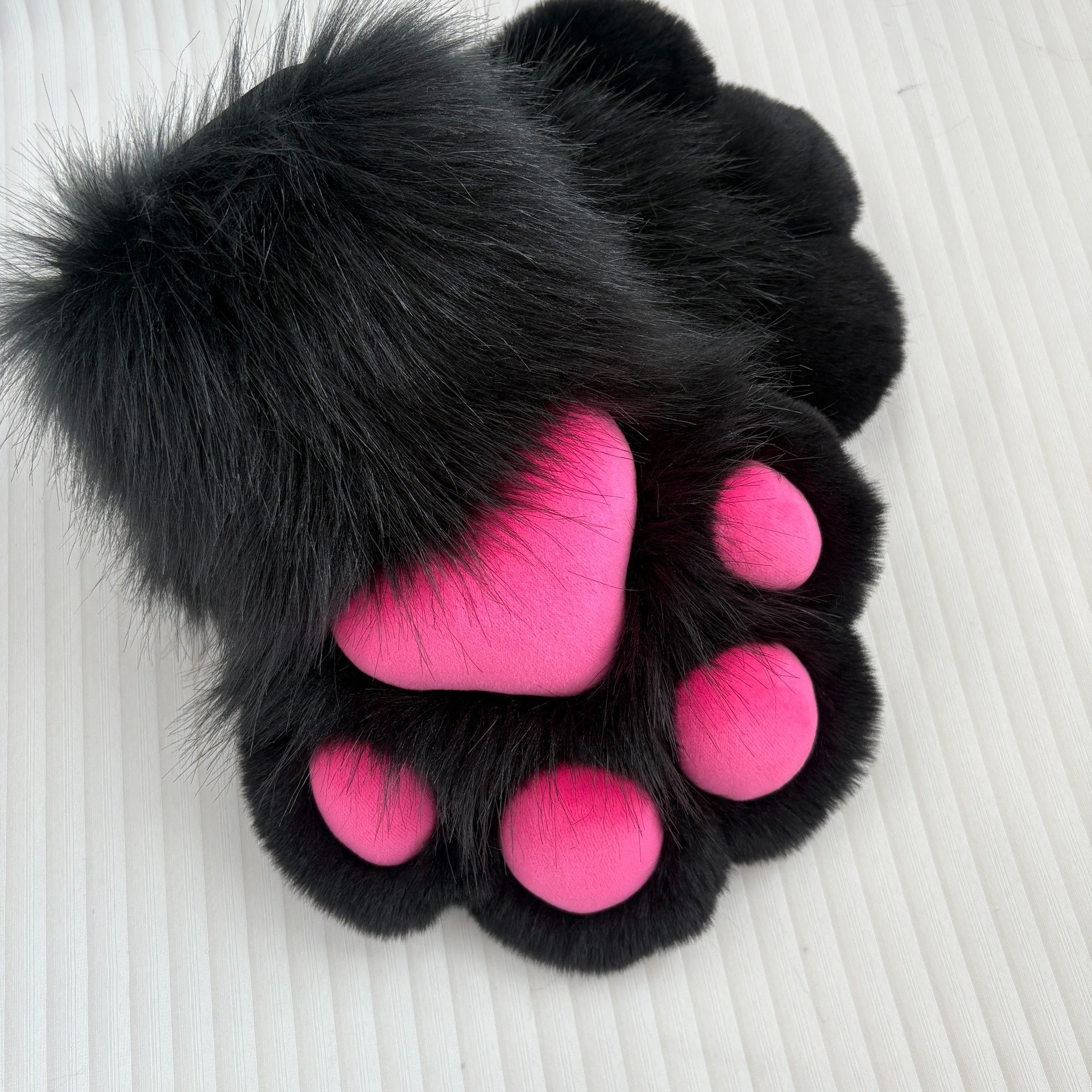 Black and pink color matching claw