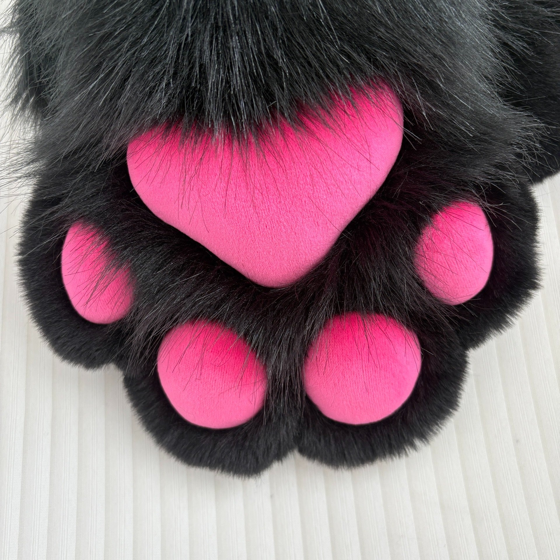 Black and pink color matching claw