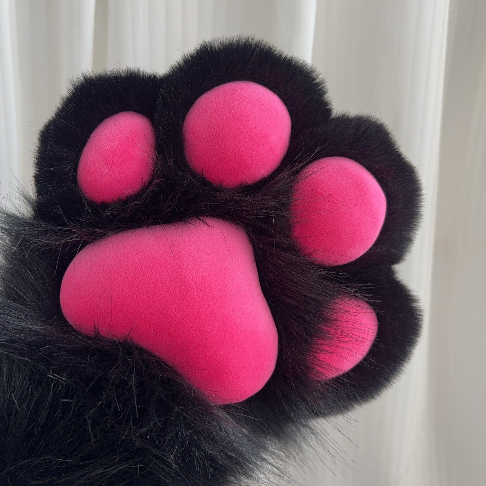 Black and pink color matching claw