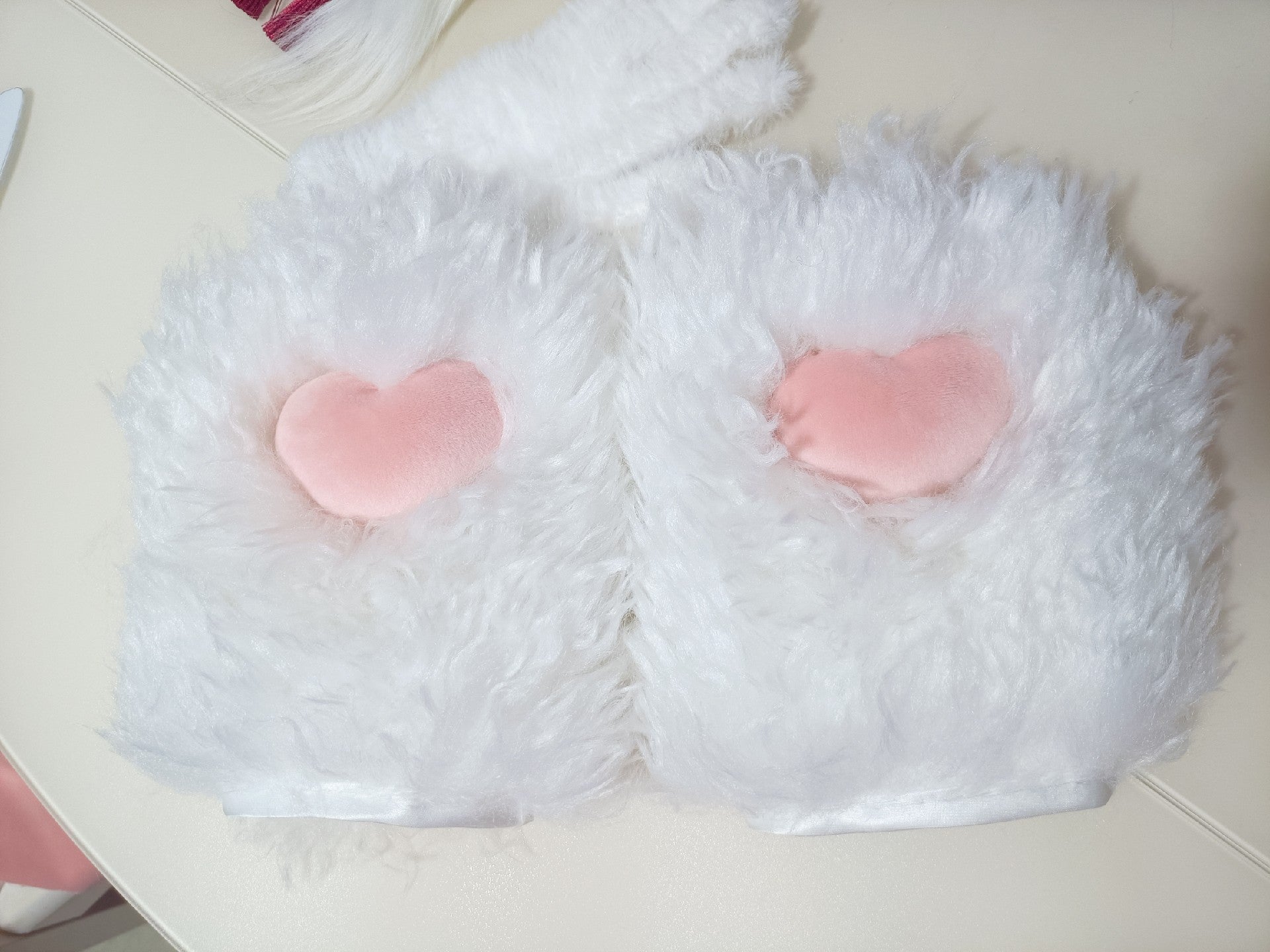 Lamb pink claws