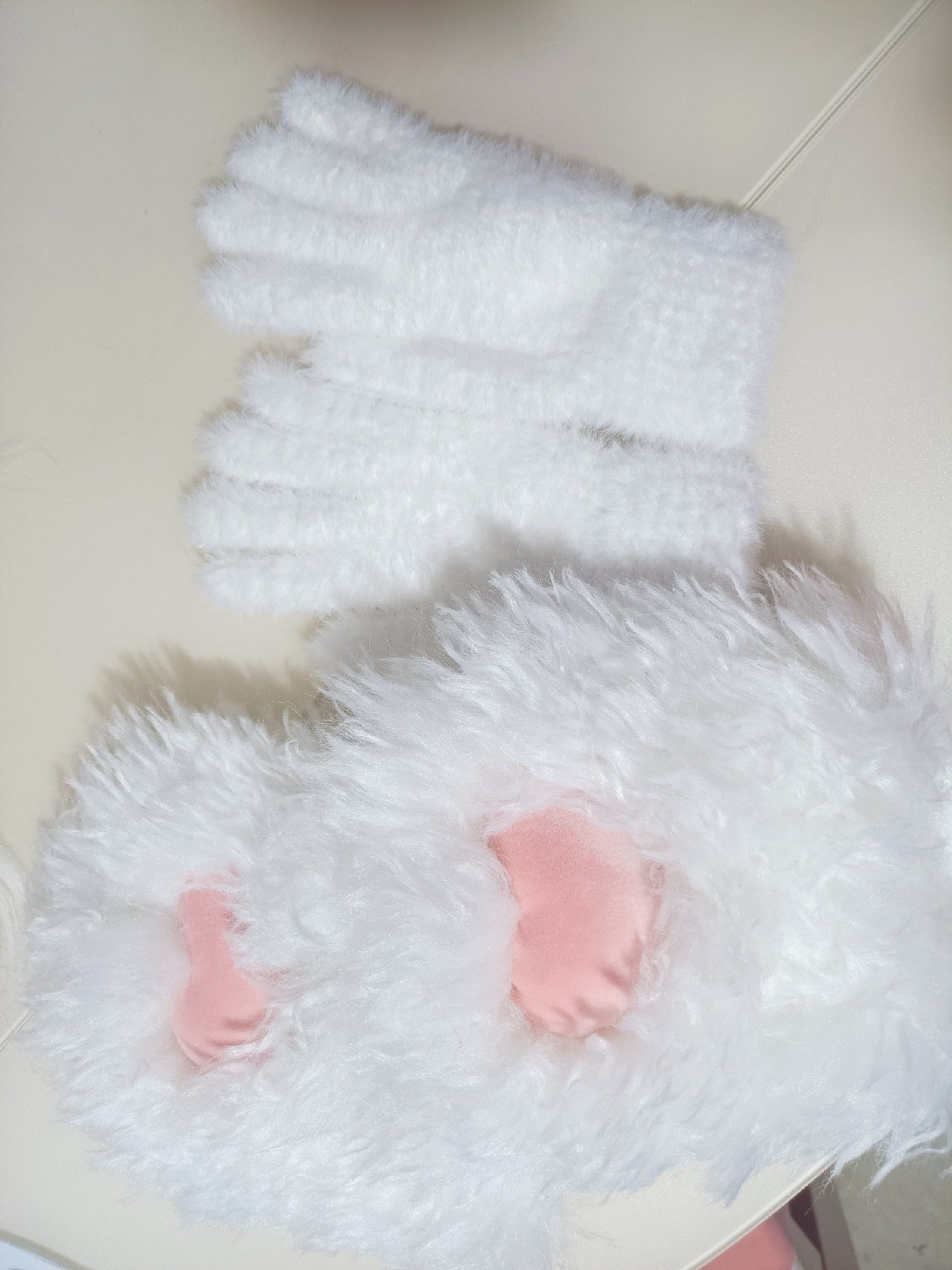 Lamb pink claws