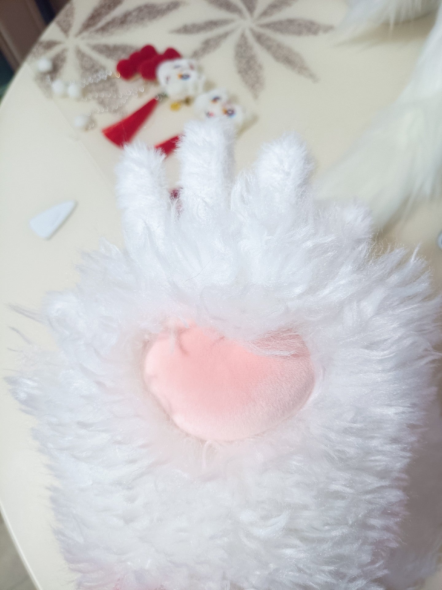 Lamb pink claws