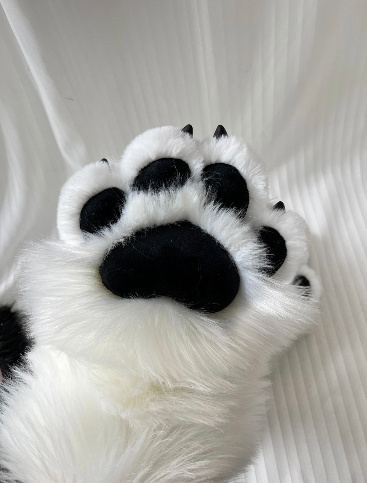 Custom patterned spotted animal claws