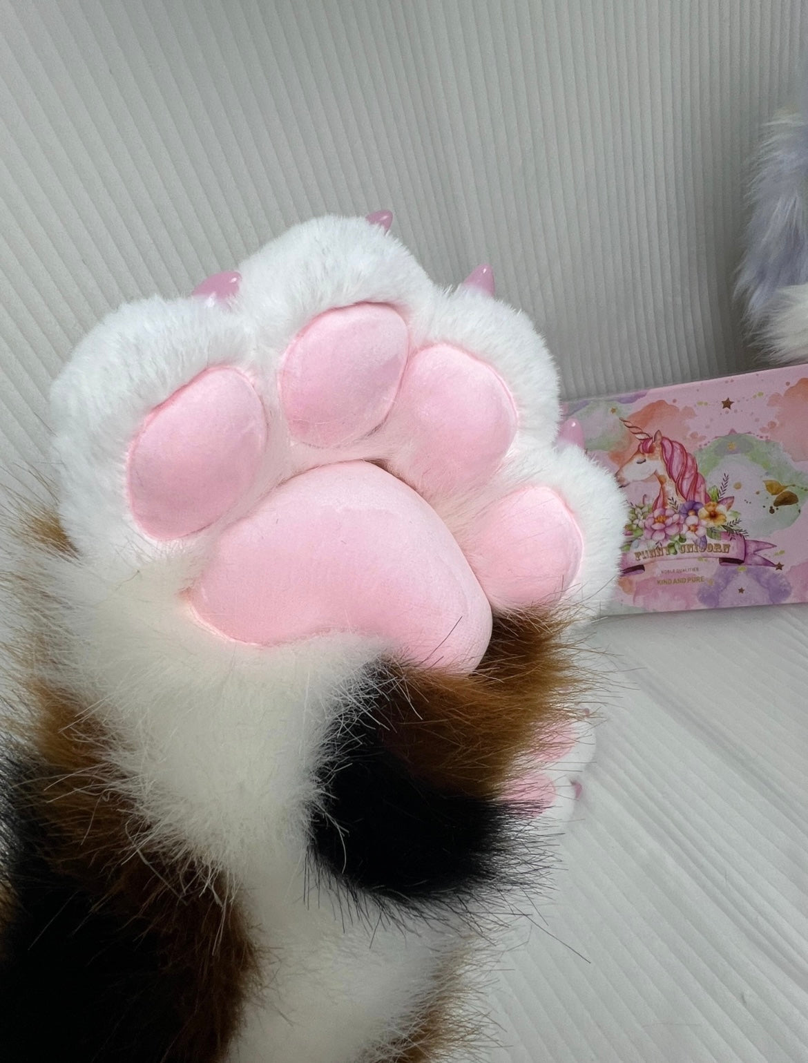 Custom patterned spotted animal claws