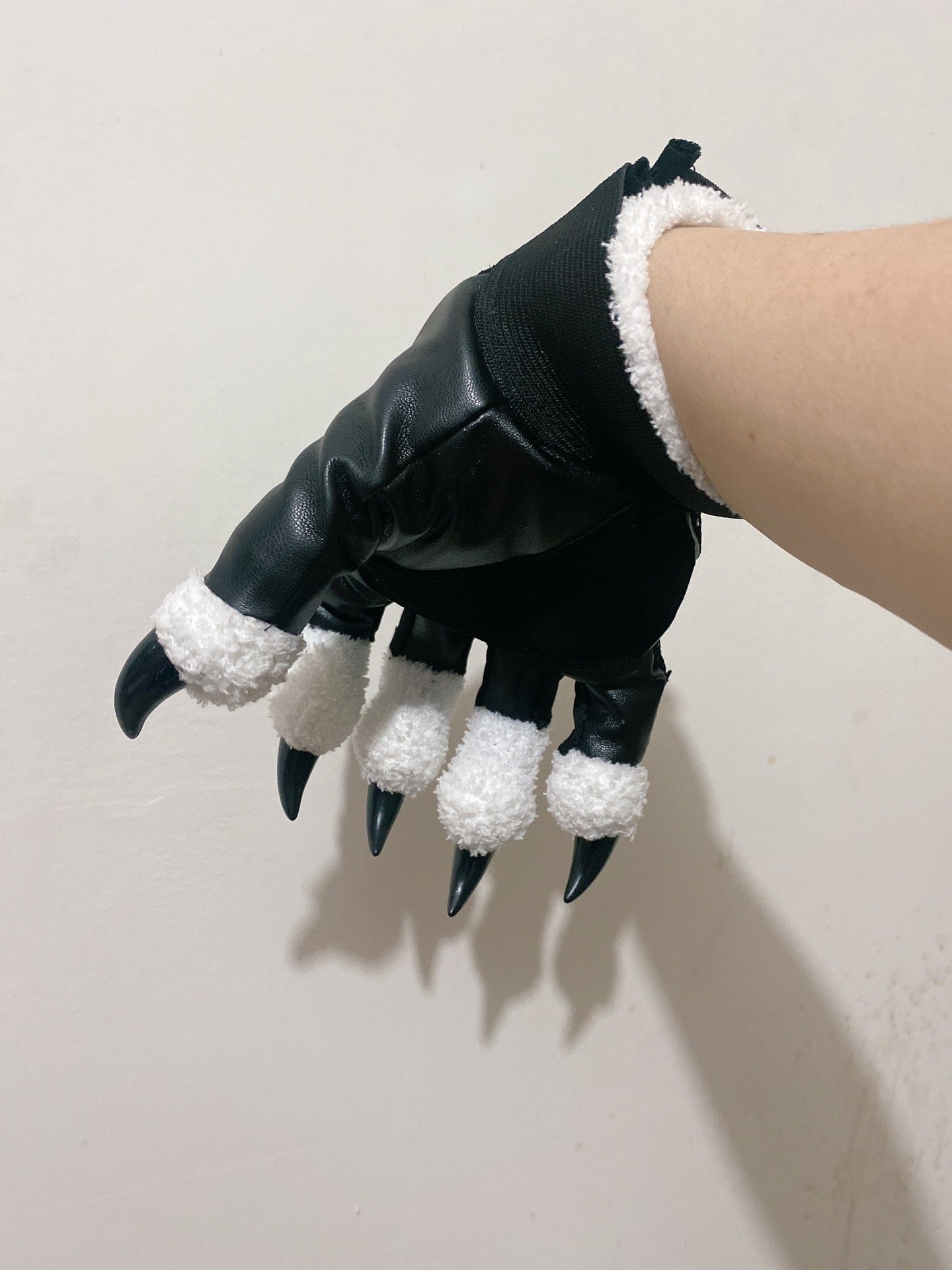 Close-fitting animal claws black Skeleton