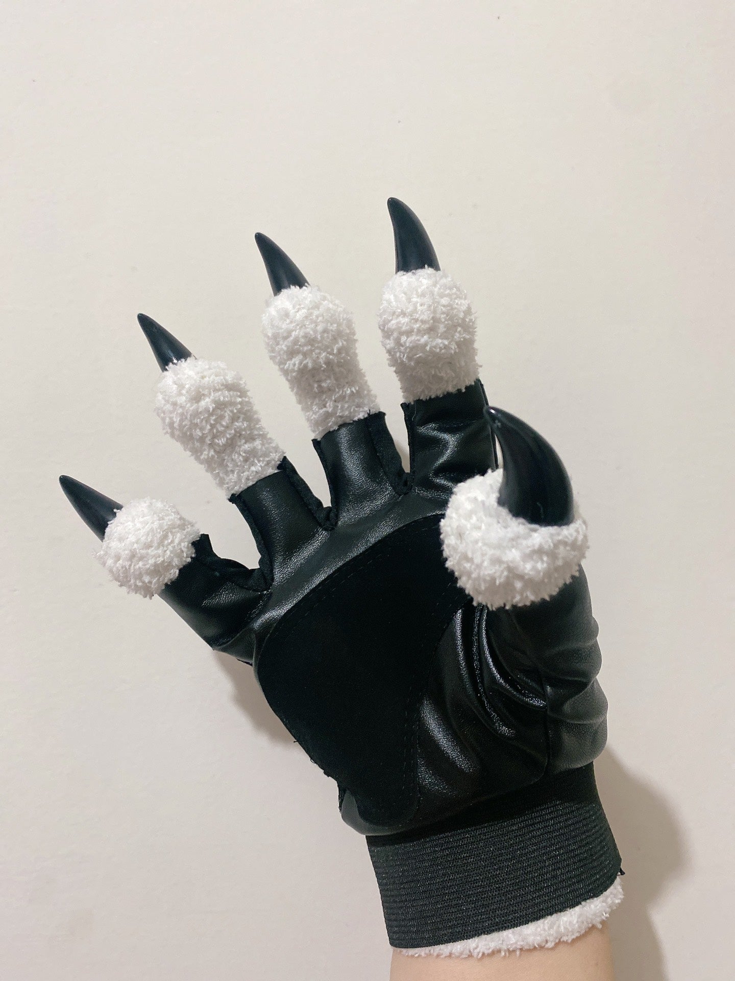 Close-fitting animal claws black Skeleton