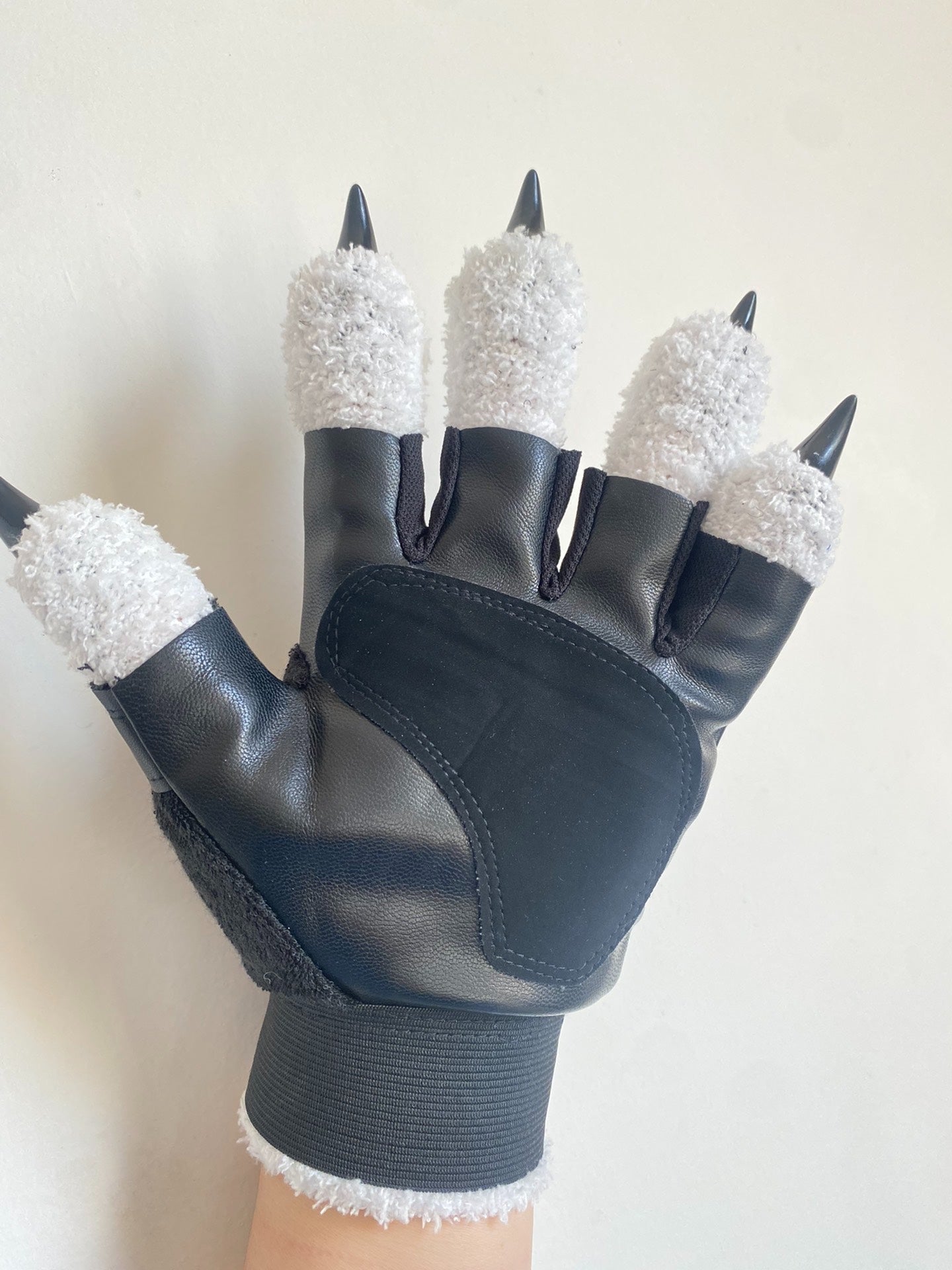 Close-fitting animal claws black Skeleton