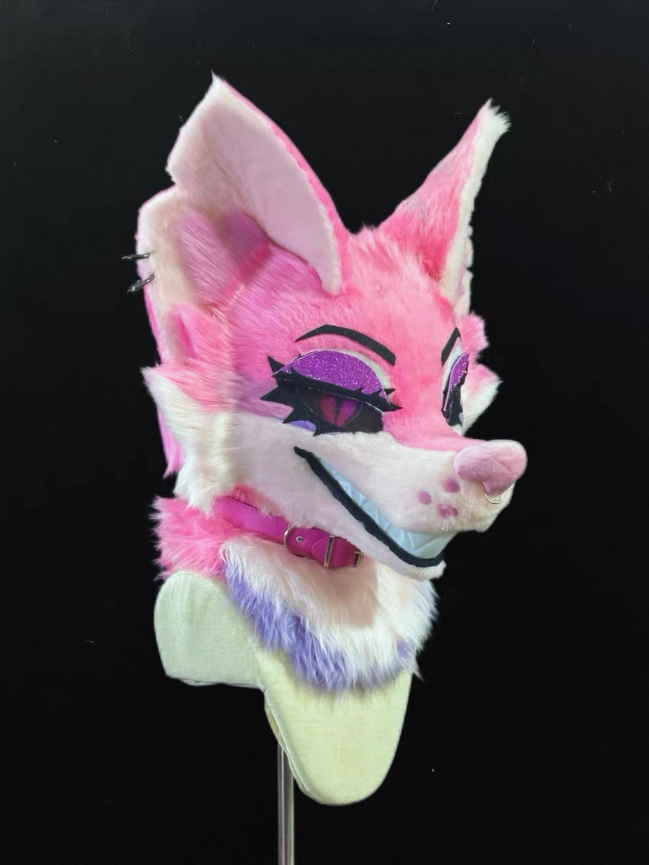Rogue She-Wolf Head Fursuit (Gift Handpaws)
