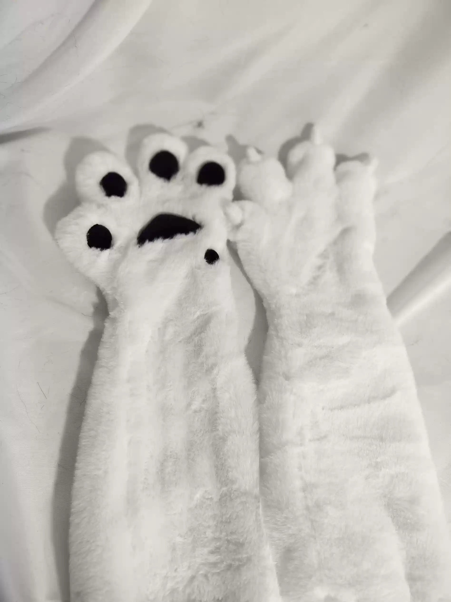 Furry Furui close-fitting claws in stock