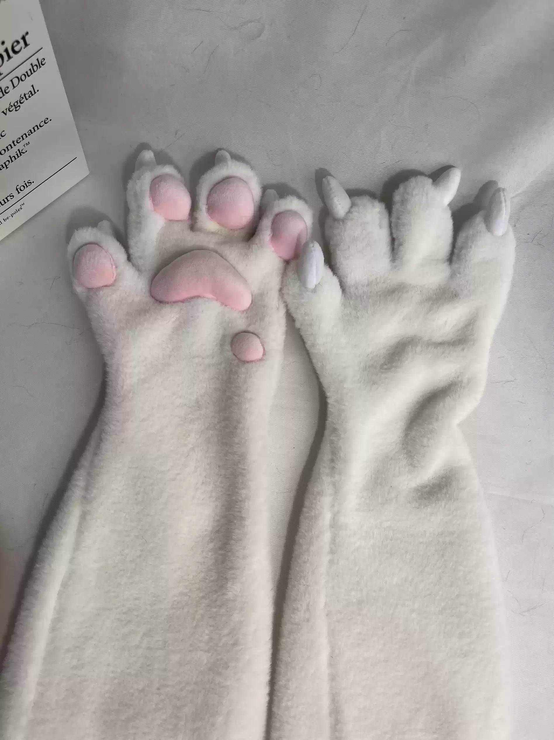 Furry Furui close-fitting claws in stock