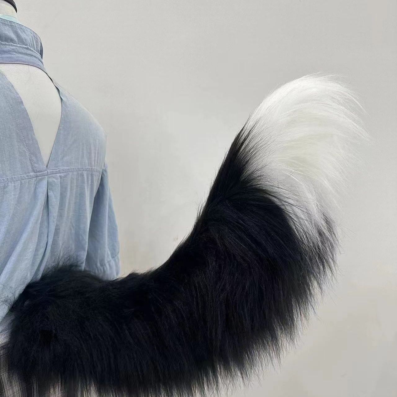 Color Handmade plush electric movable animal tail