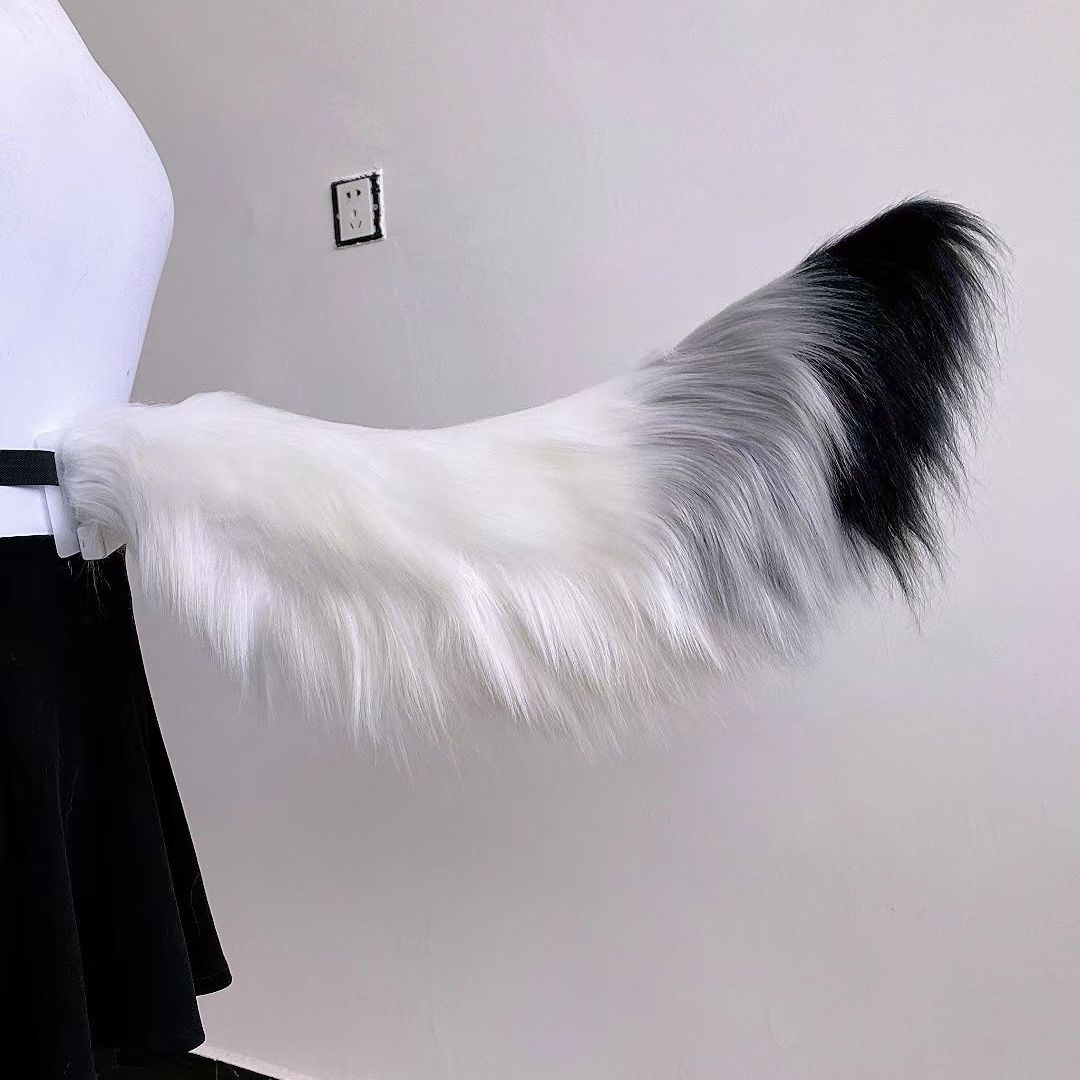Gray and white gradient cos tail