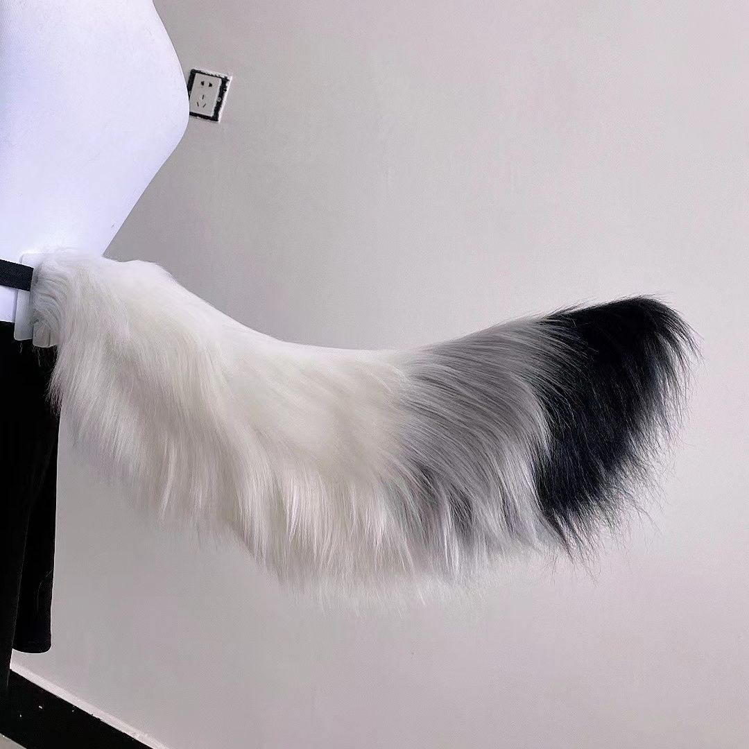 Gray and white gradient cos tail