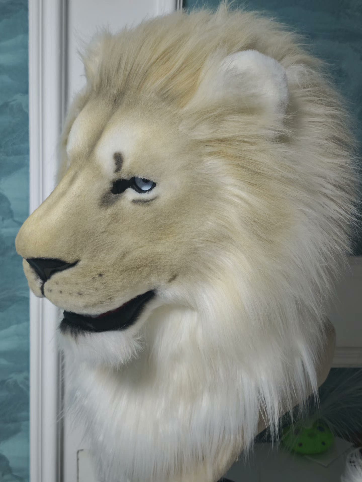 White Lion Realistic Head Fursuit