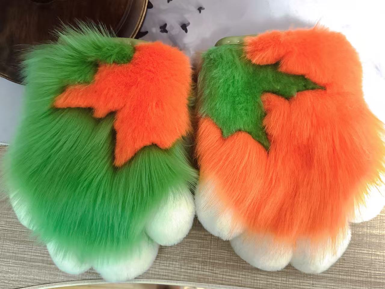 Maple Leaf Fox (Gift Handpaws+Tail)