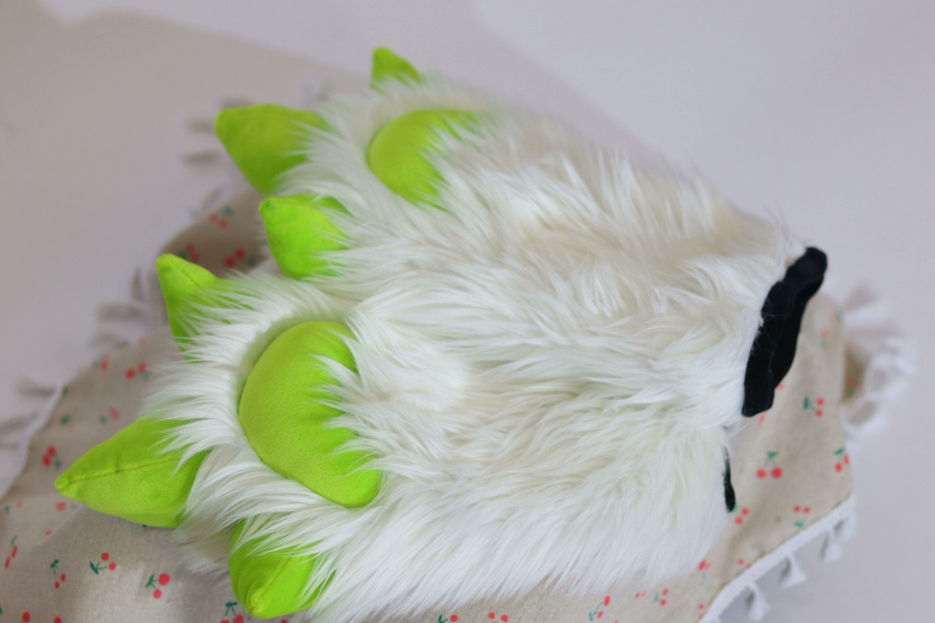 Broken Angle Dragon Kemono Head Fursuit (Gift Handpaws)
